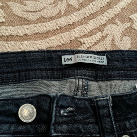 LEE JEANS SLENDER SECRET BOOT CUT 8 SHORT - Picture 4 of 14